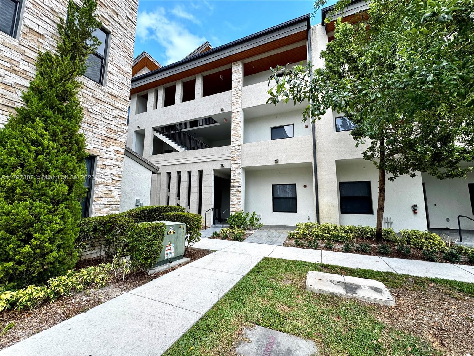 8175 NW 104th Ave # 21, Doral FL 33178 — 2