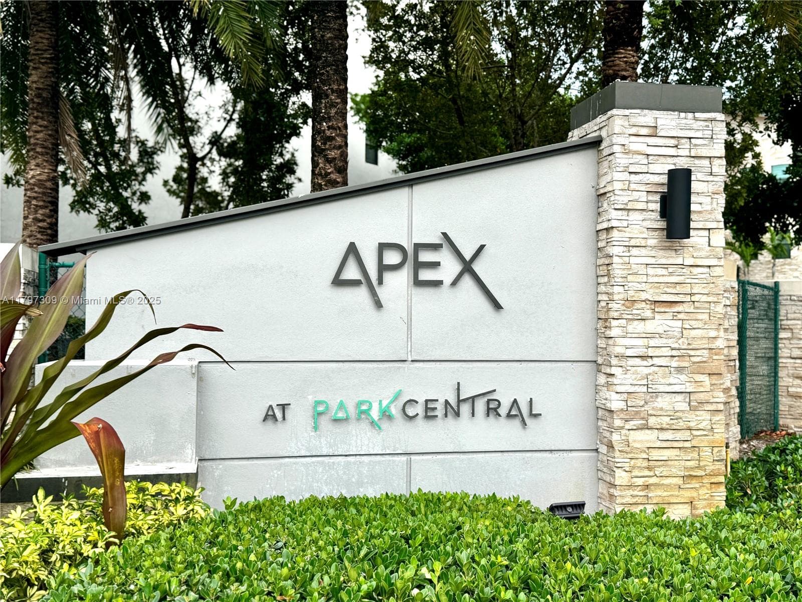 8175 NW 104th Ave # 21, Doral FL 33178 — 1