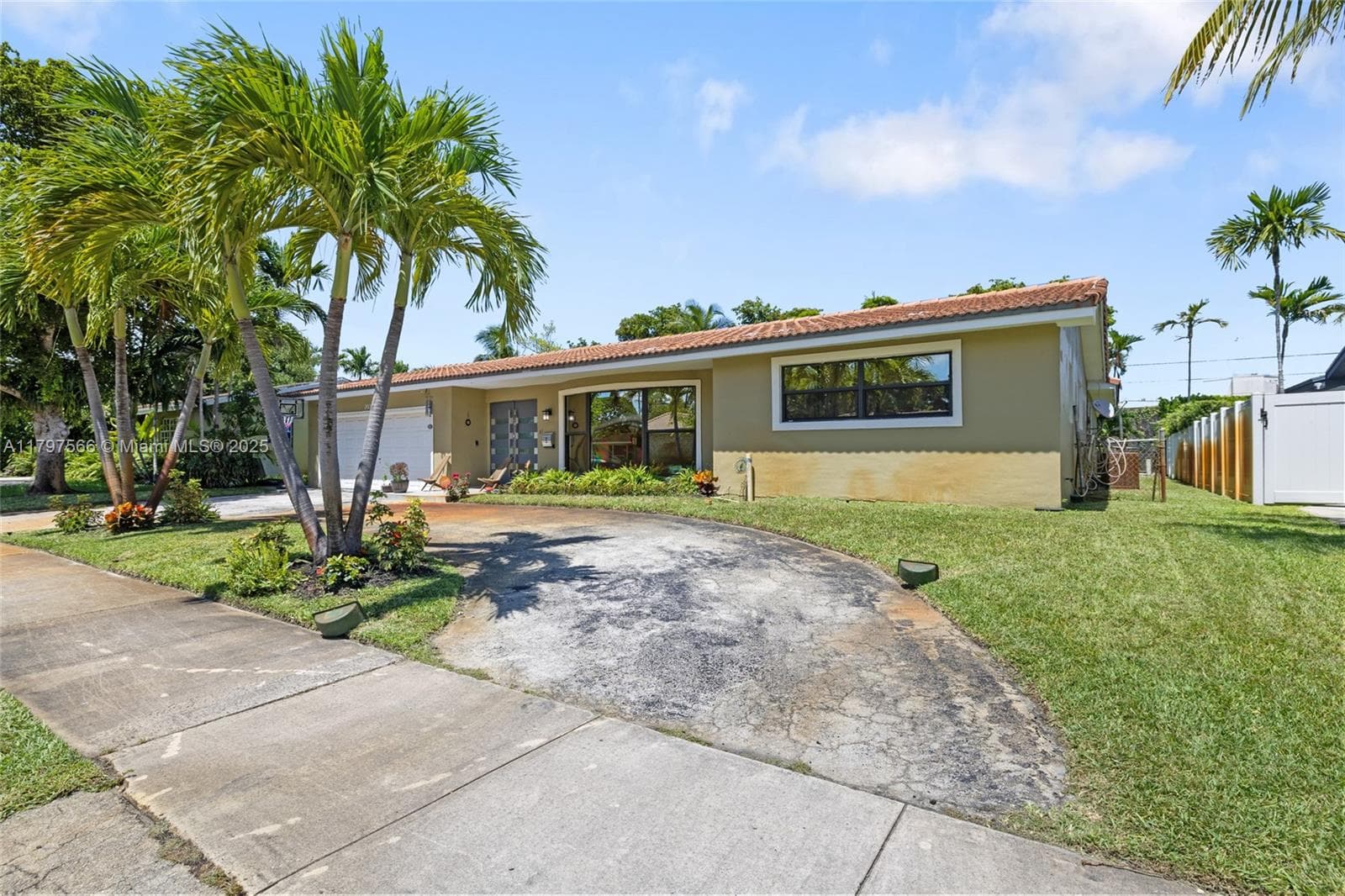 20375 NE 22nd Pl, Miami FL 33180 — 3