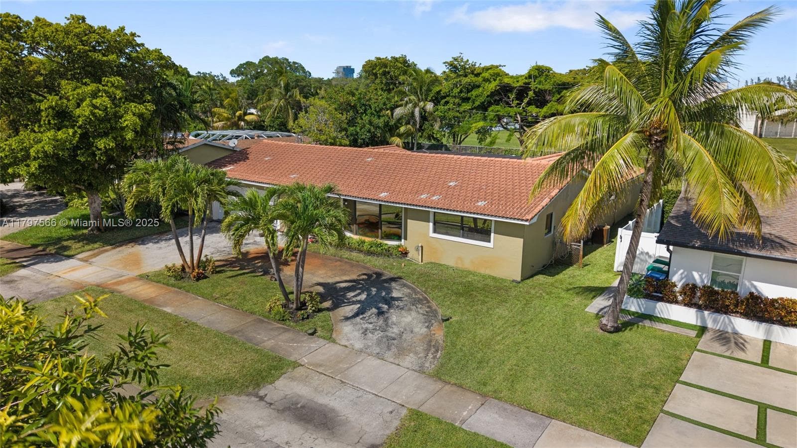 20375 NE 22nd Pl, Miami FL 33180 — 58