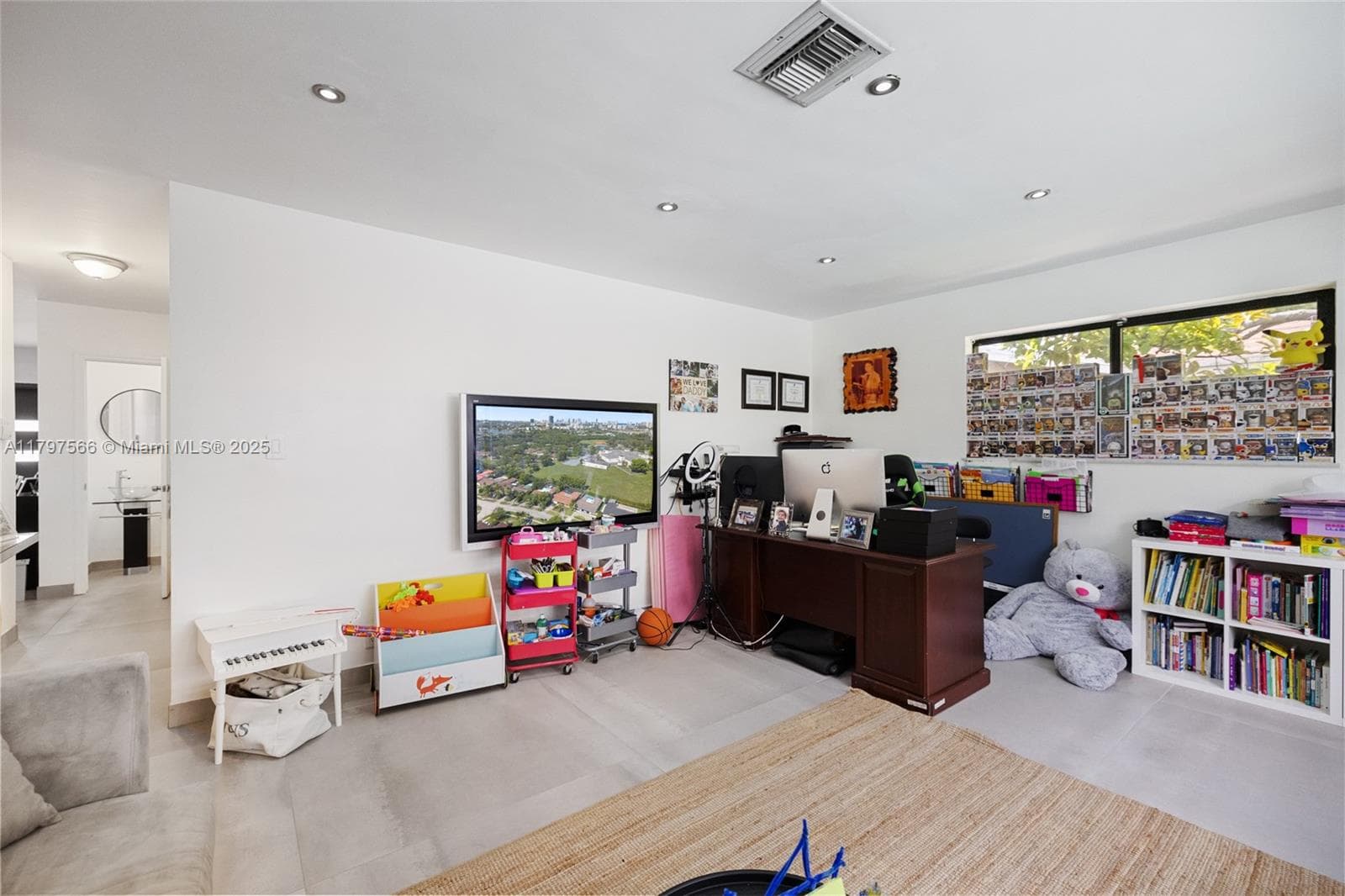 20375 NE 22nd Pl, Miami FL 33180 — 44