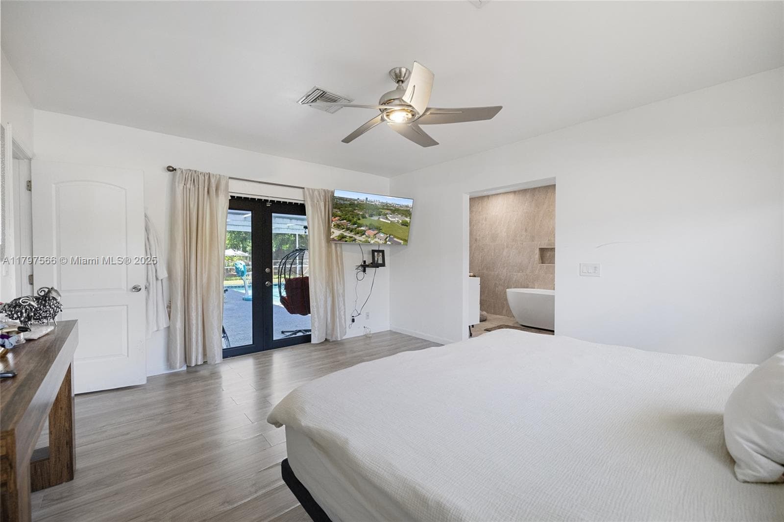 20375 NE 22nd Pl, Miami FL 33180 — 31