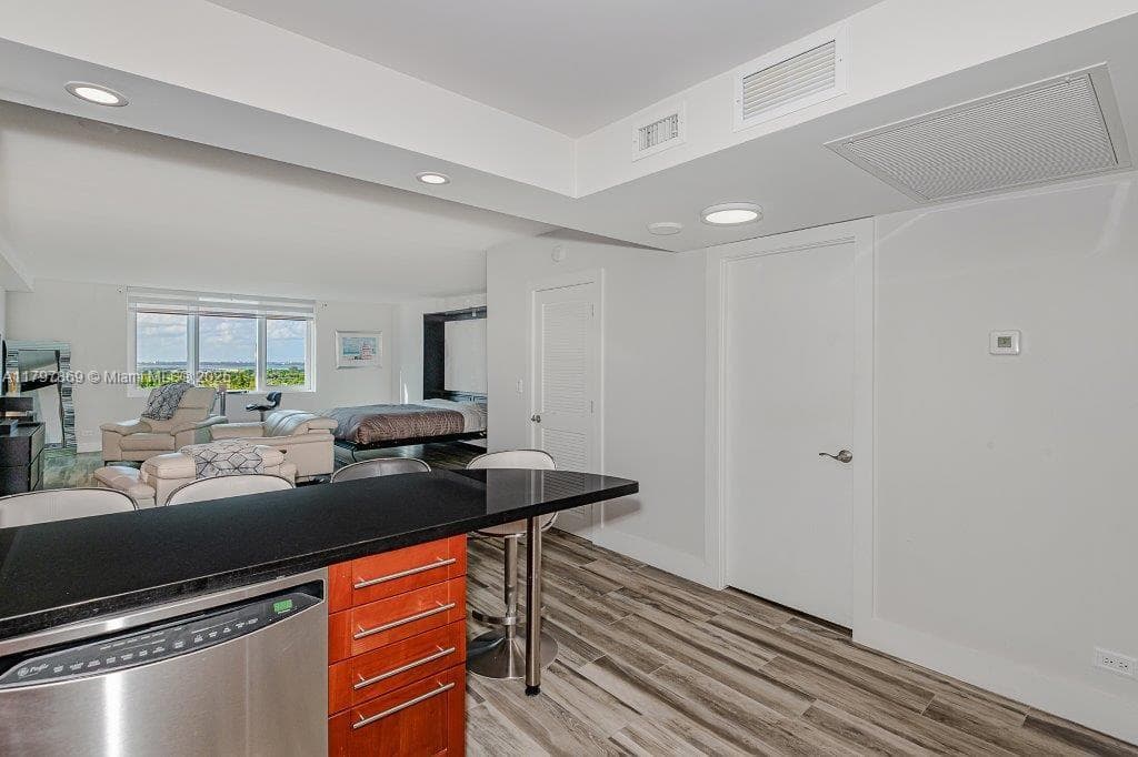 2301 Collins Ave # 1532, Miami Beach FL 33139 — 3