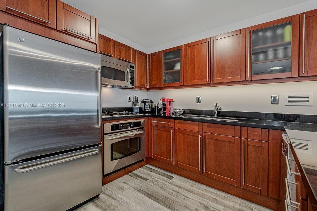 2301 Collins Ave # 1532, Miami Beach FL 33139 — 25