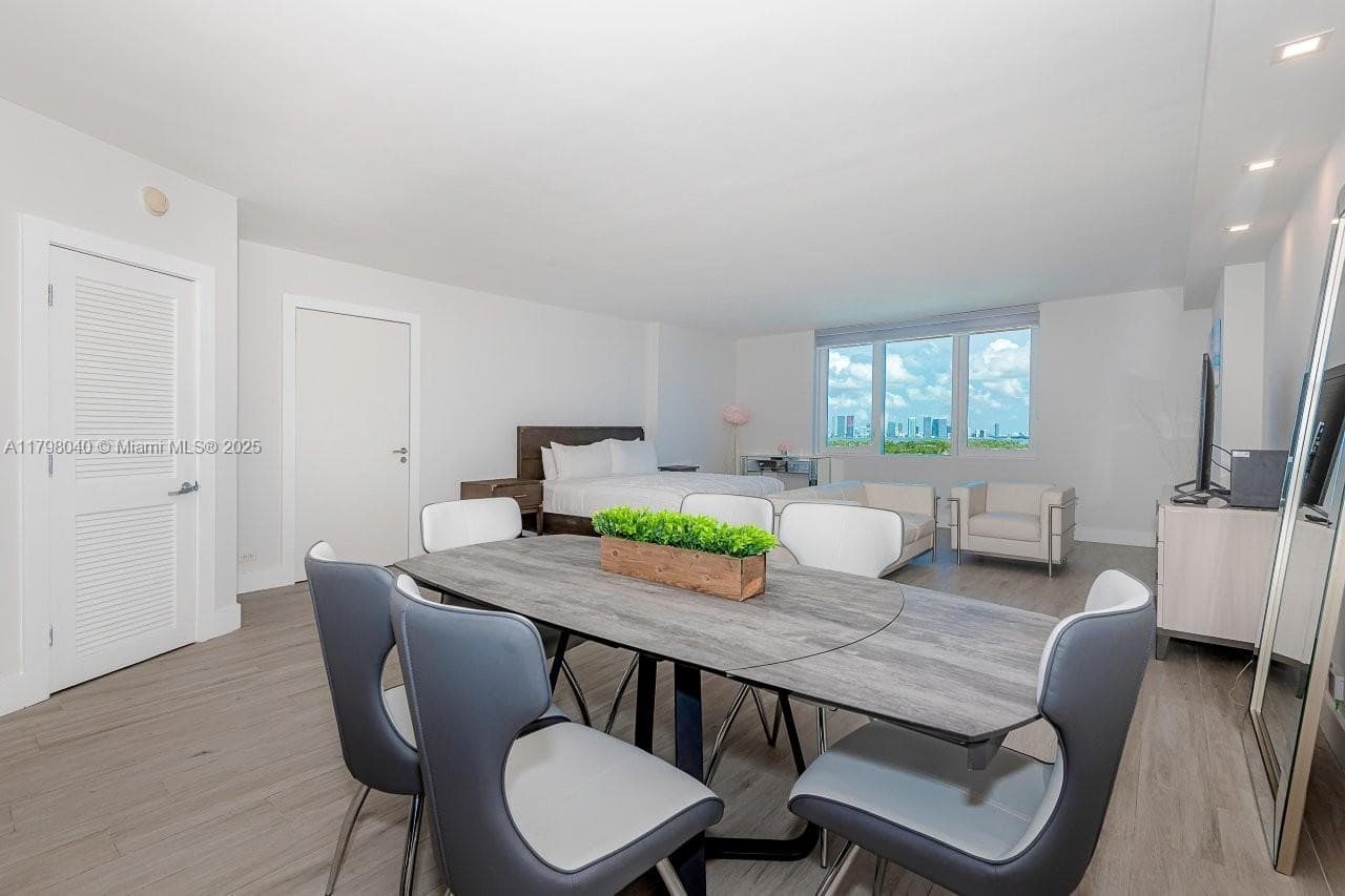 2301 Collins Ave # 1531, Miami Beach FL 33139 — 2