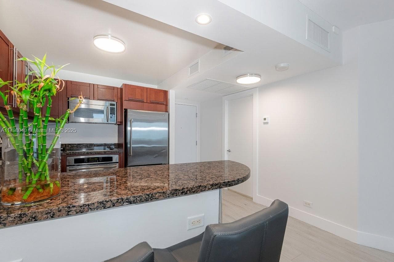 2301 Collins Ave # 1531, Miami Beach FL 33139 — 16