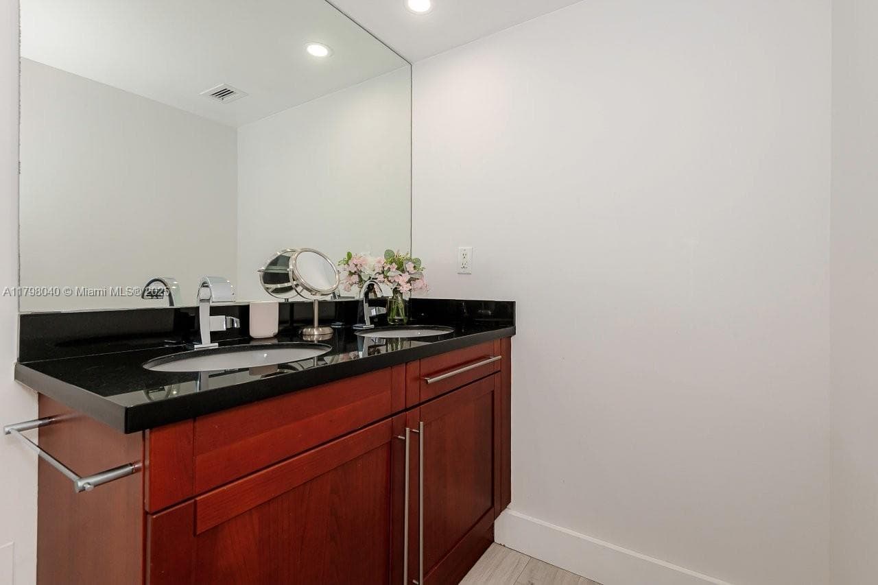 2301 Collins Ave # 1531, Miami Beach FL 33139 — 22