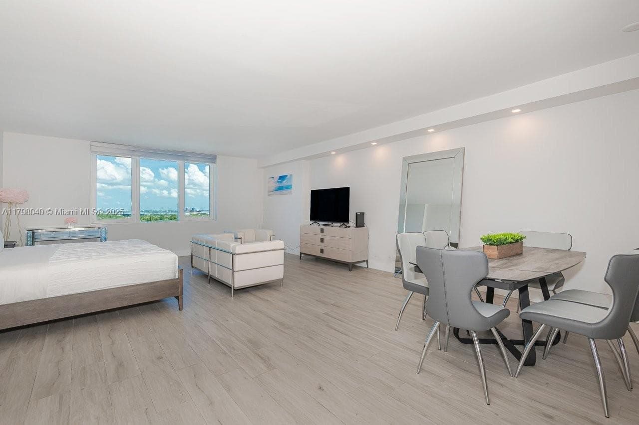 2301 Collins Ave # 1531, Miami Beach FL 33139 — 3