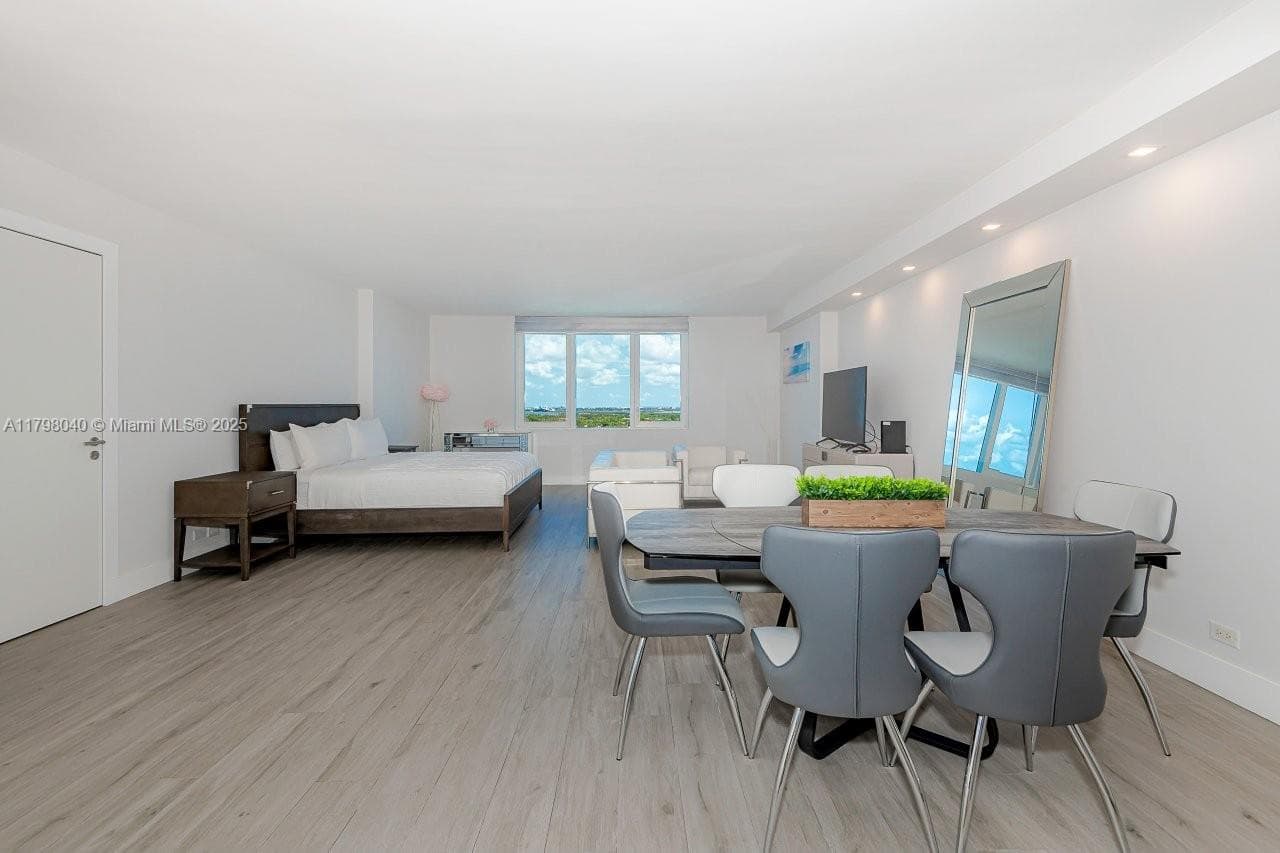 2301 Collins Ave # 1531, Miami Beach FL 33139 — 1