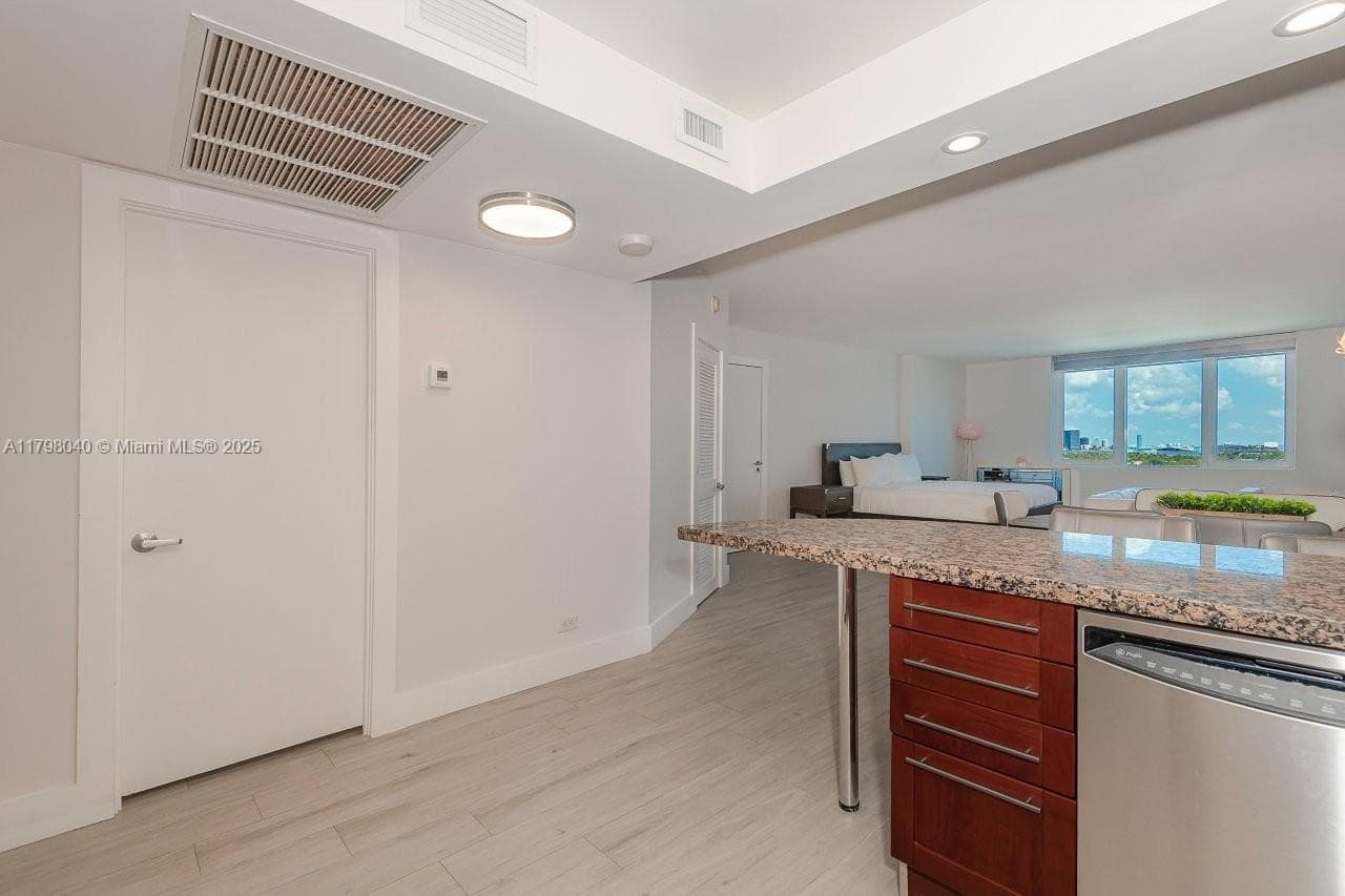 2301 Collins Ave # 1531, Miami Beach FL 33139 — 21