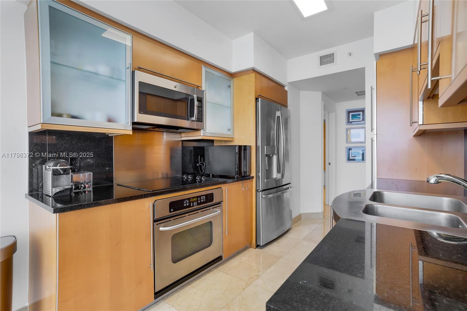6365 Collins Ave # 3202, Miami Beach FL 33141 — 17