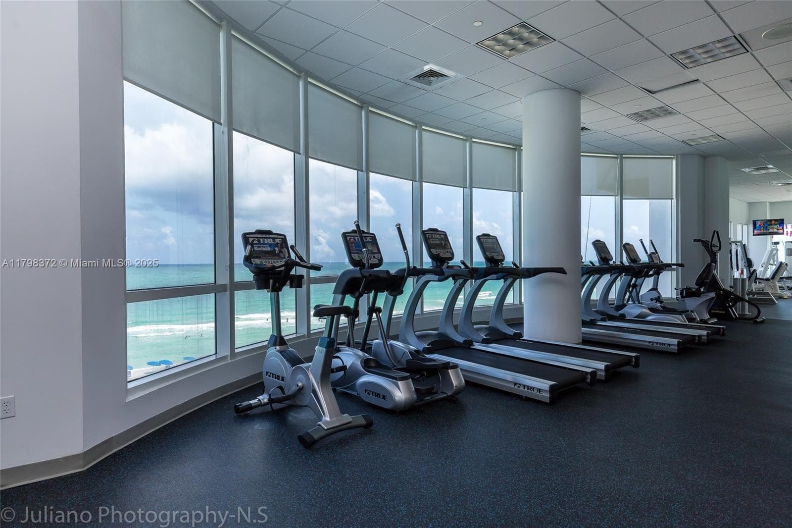 6365 Collins Ave # 3202, Miami Beach FL 33141 — 43