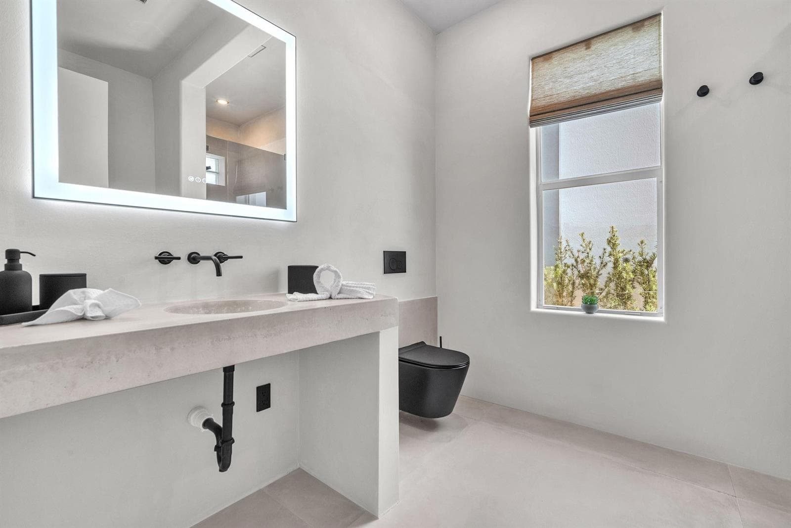 120 NE 25th Street, Miami FL 33137 — 16