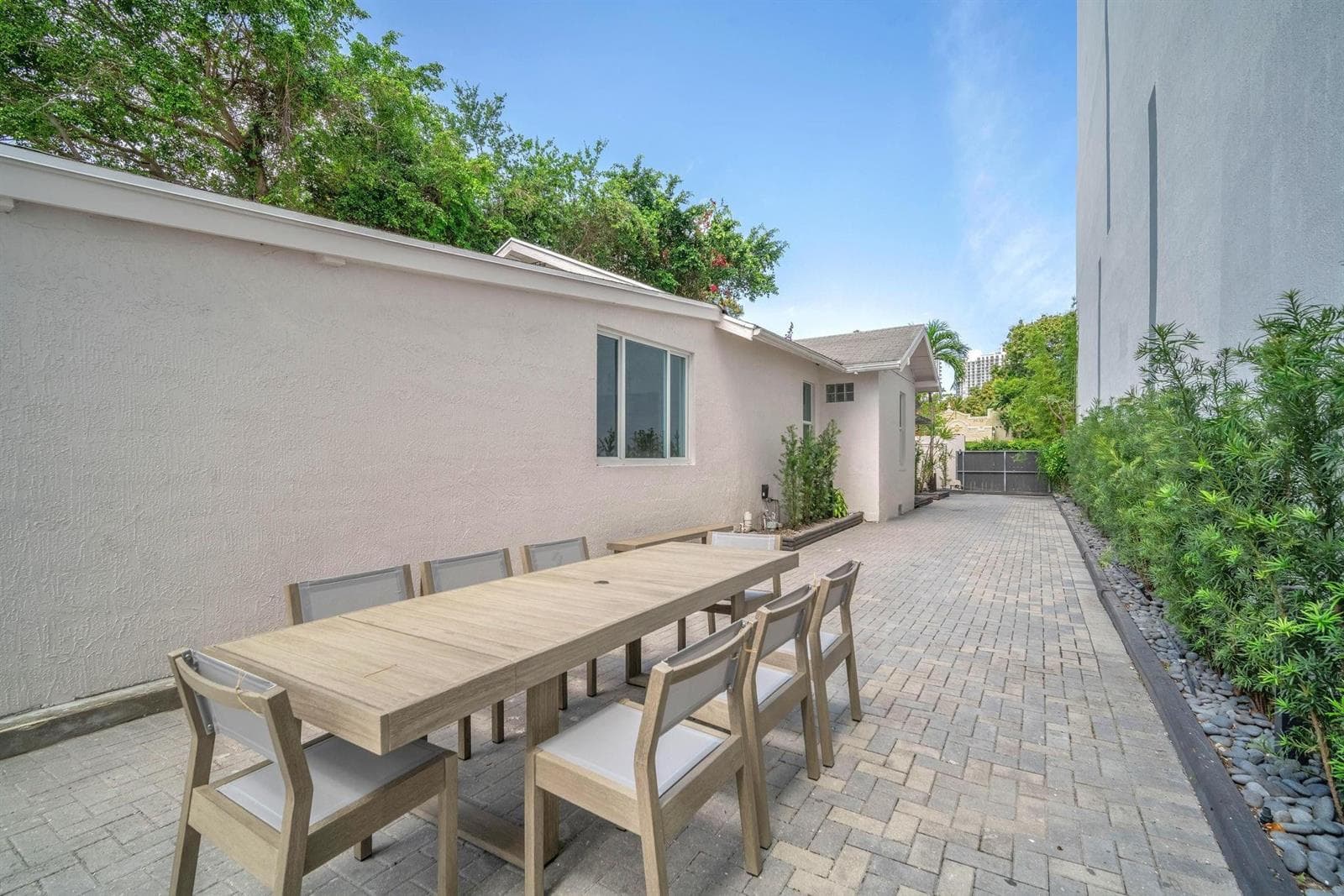 120 NE 25th Street, Miami FL 33137 — 32