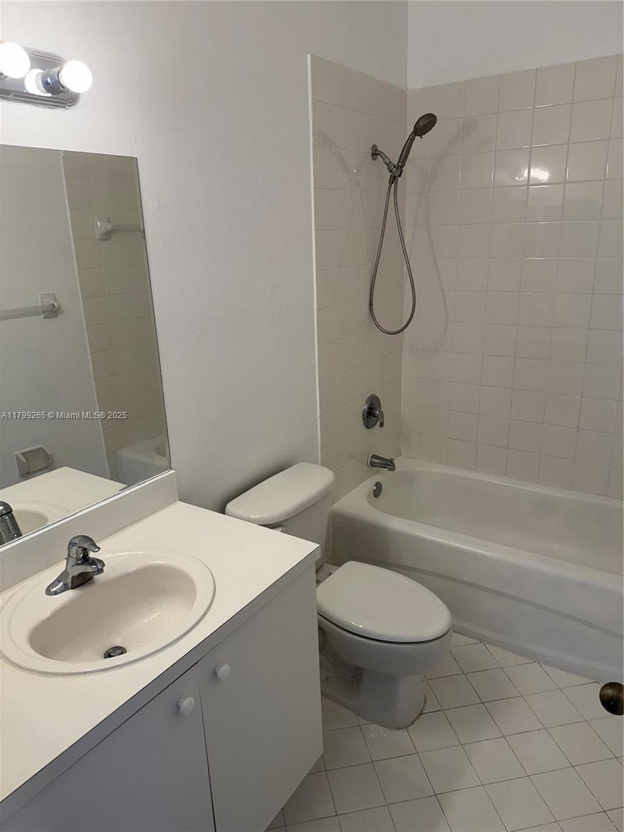 4139 NE 26th St, Homestead FL 33033 — 24