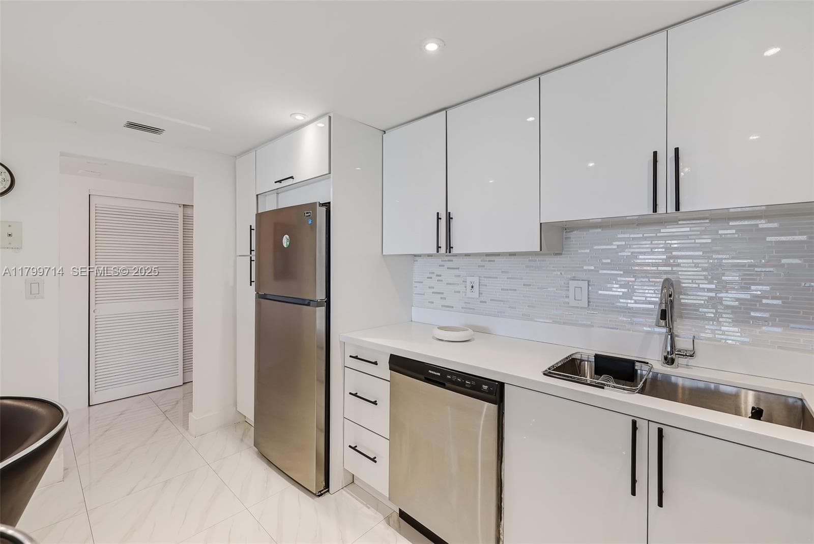 19370 Collins Ave # 324, Sunny Isles Beach FL 33160 — 17