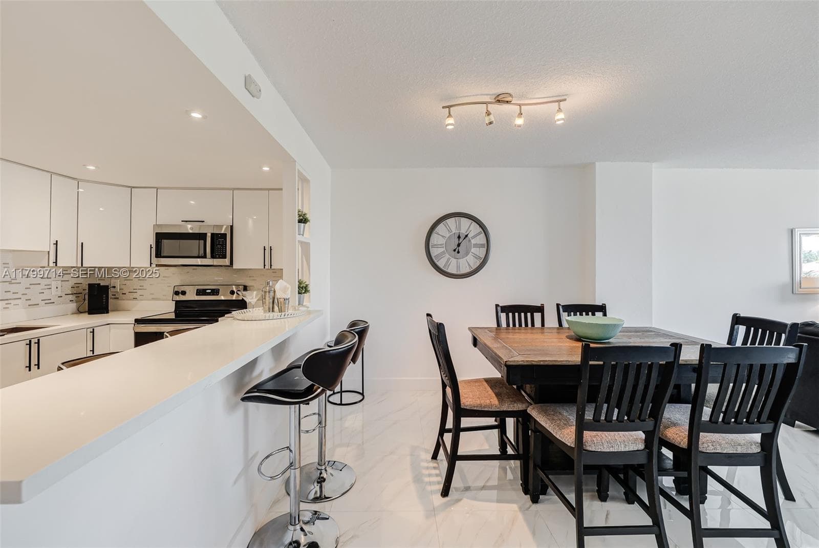 19370 Collins Ave # 324, Sunny Isles Beach FL 33160 — 19