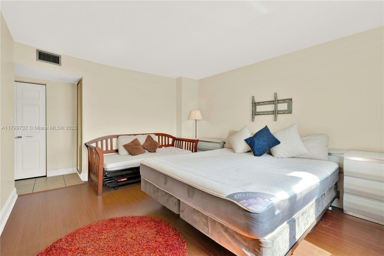2750 NE 183rd St # 504, Aventura FL 33160 — 33