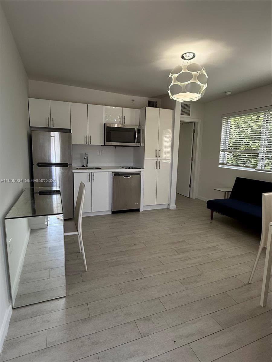 1601 Meridian Ave # 101, Miami Beach FL 33139 — 2