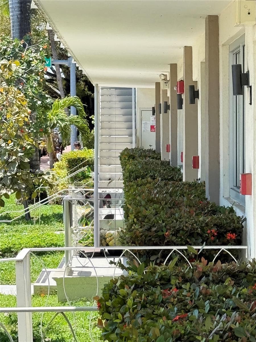 1601 Meridian Ave # 101, Miami Beach FL 33139 — 1