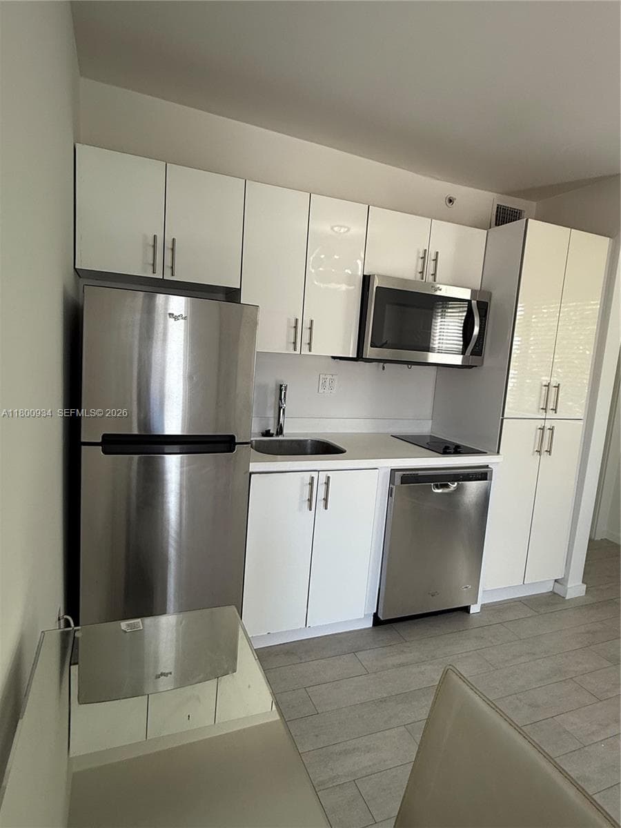 1601 Meridian Ave # 101, Miami Beach FL 33139 — 4