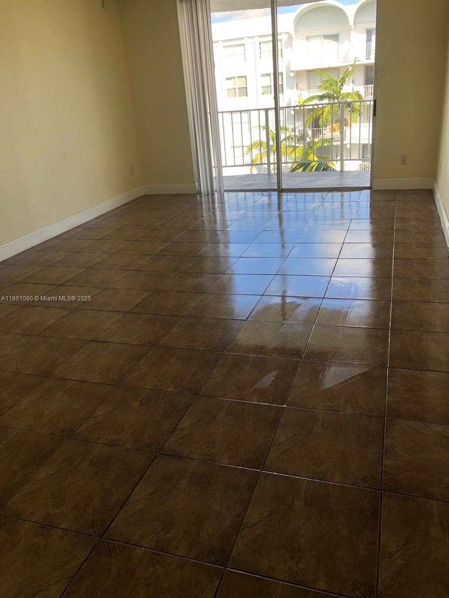 492 NW 165th St Rd # C514, Miami FL 33169 — 6