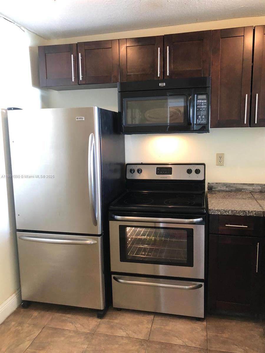 492 NW 165th St Rd # C514, Miami FL 33169 — 1