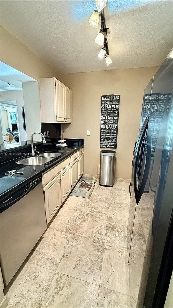2665 SW 37th Ave # 1112, Miami FL 33133 — 18