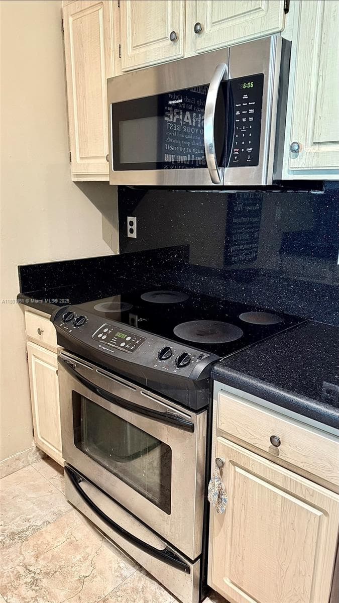 2665 SW 37th Ave # 1112, Miami FL 33133 — 19