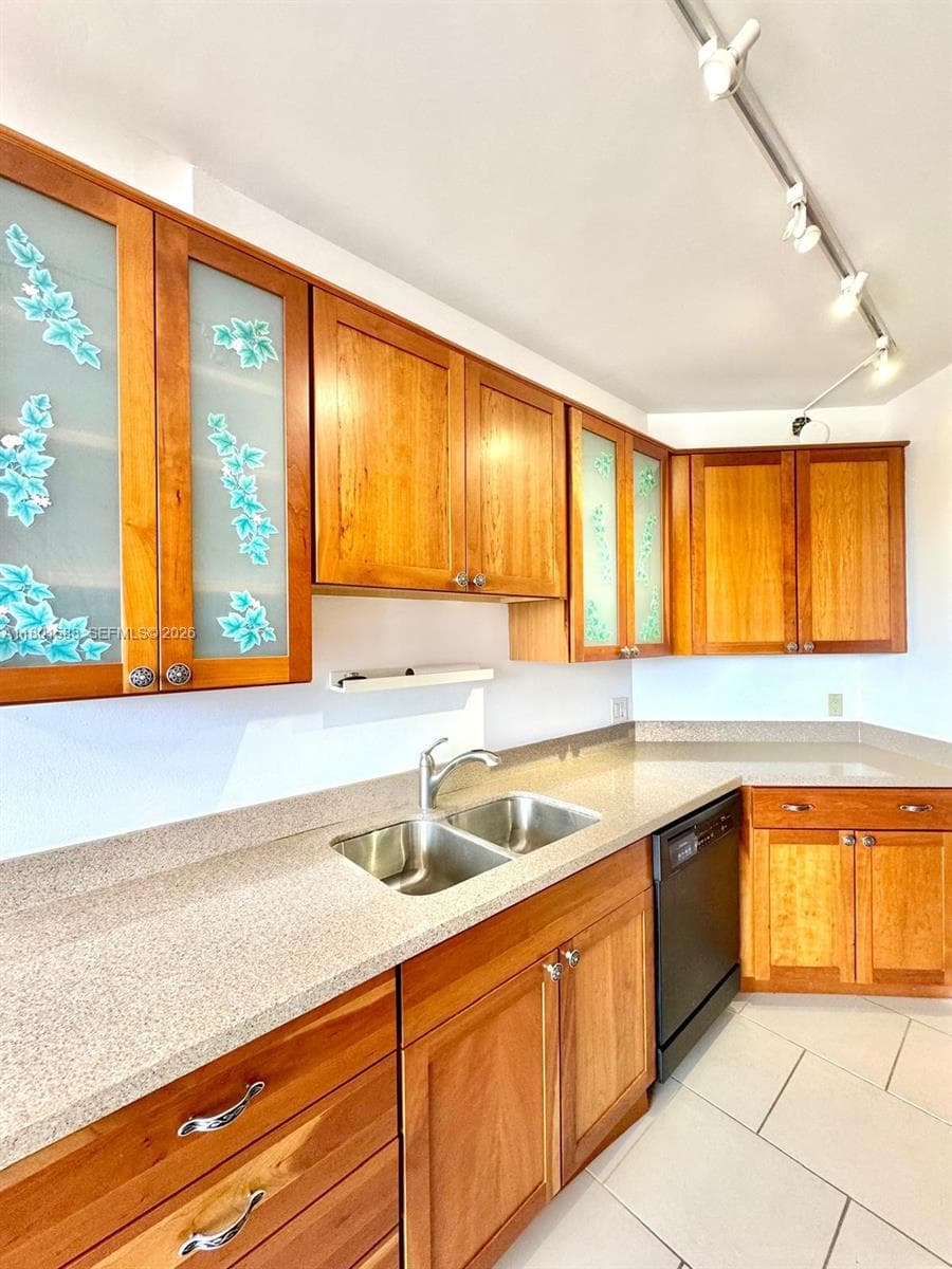 3610 Yacht Club Dr # 810, Aventura FL 33180 — 23