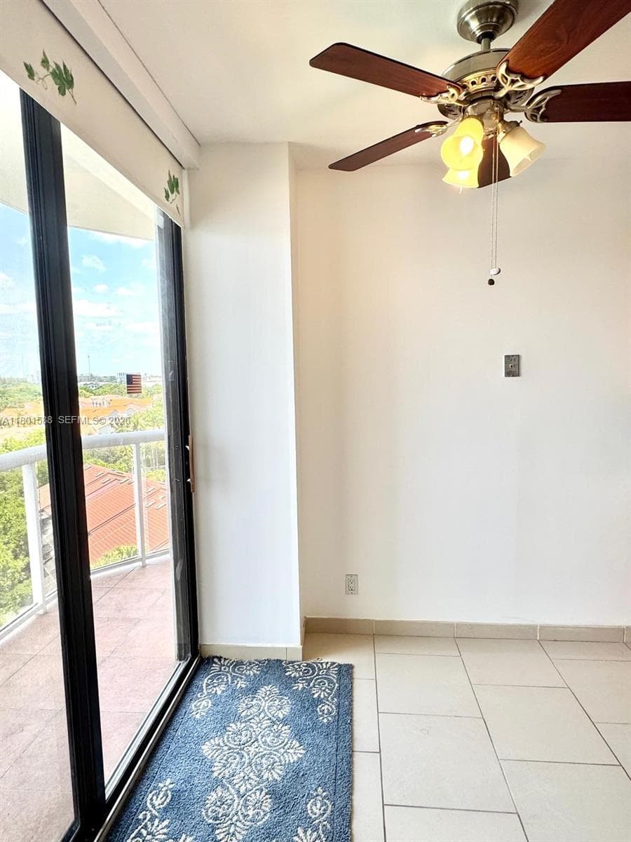 3610 Yacht Club Dr # 810, Aventura FL 33180 — 52