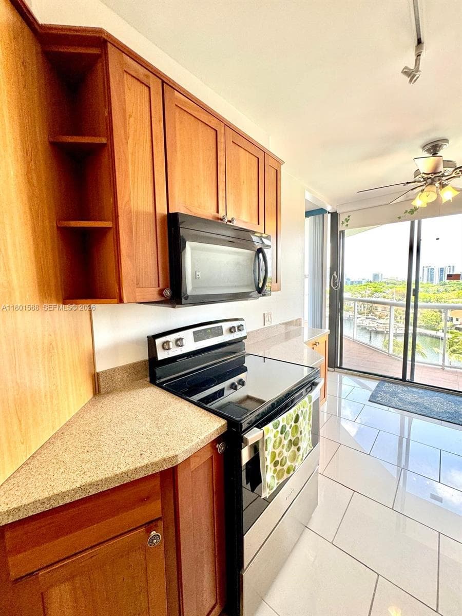 3610 Yacht Club Dr # 810, Aventura FL 33180 — 22