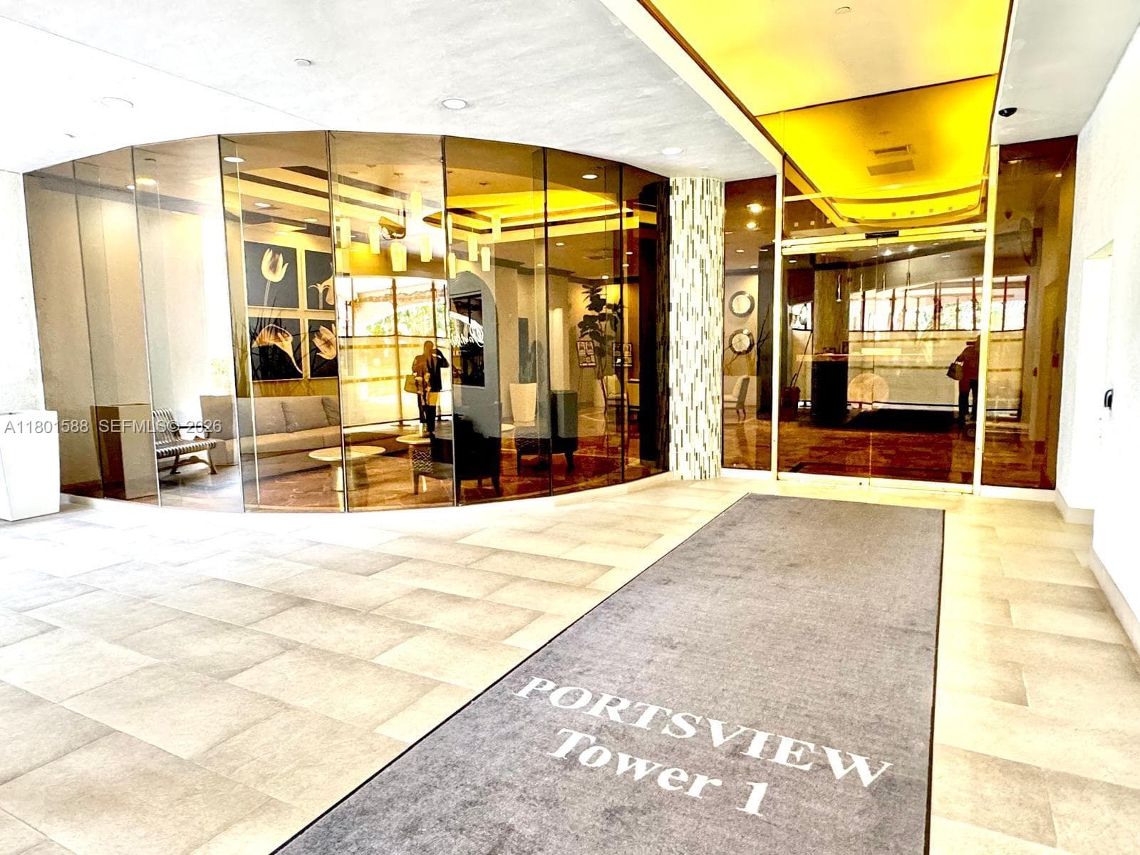 3610 Yacht Club Dr # 810, Aventura FL 33180 — 3