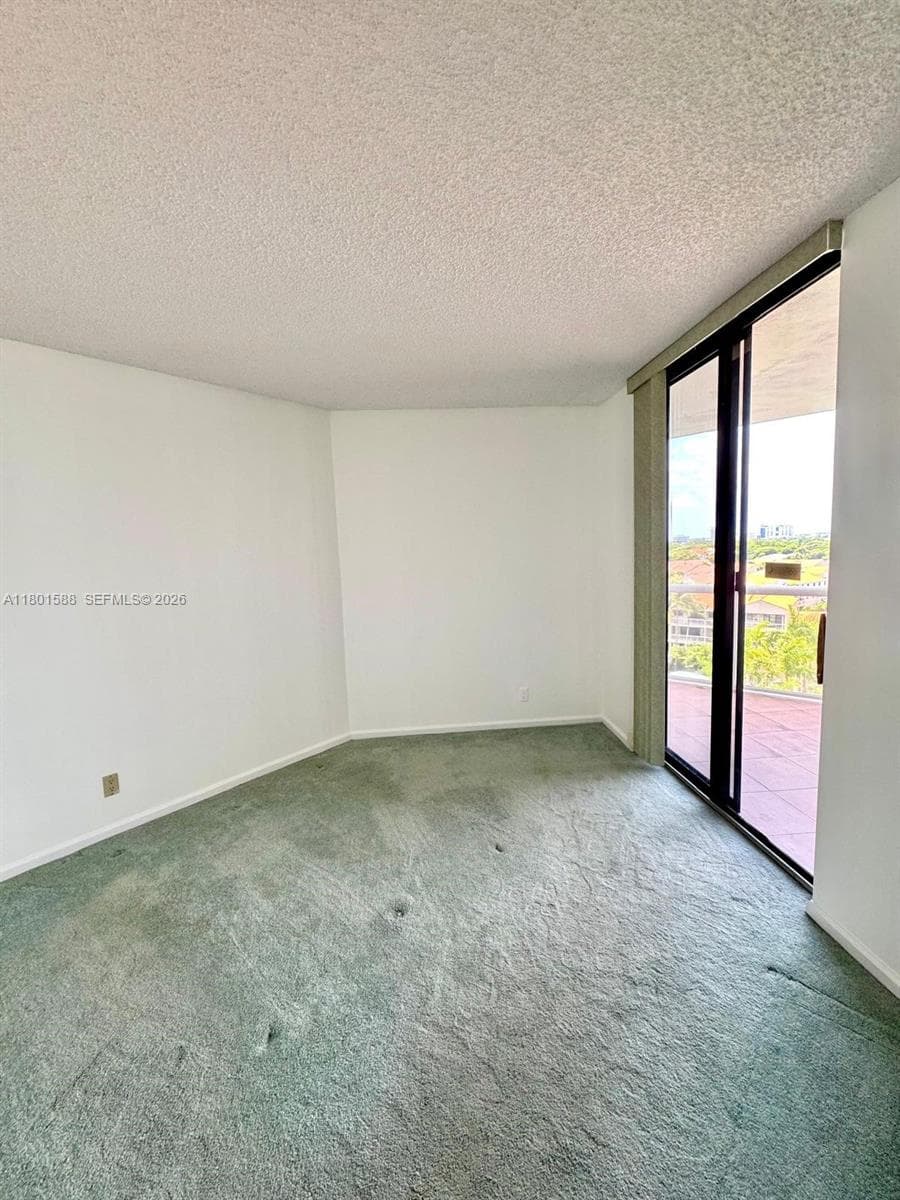 3610 Yacht Club Dr # 810, Aventura FL 33180 — 32