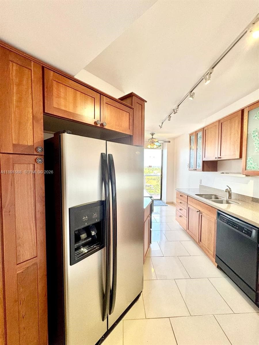 3610 Yacht Club Dr # 810, Aventura FL 33180 — 20