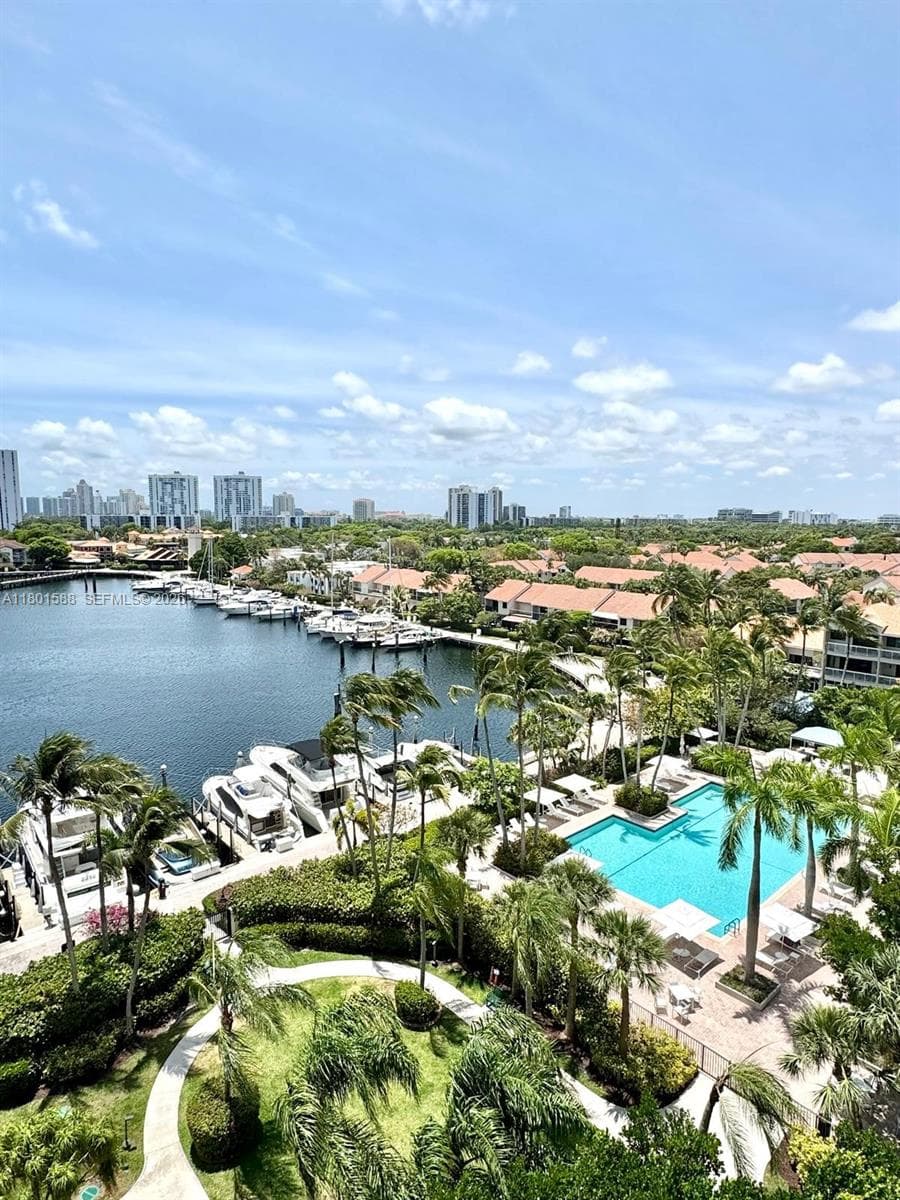 3610 Yacht Club Dr # 810, Aventura FL 33180 — 38