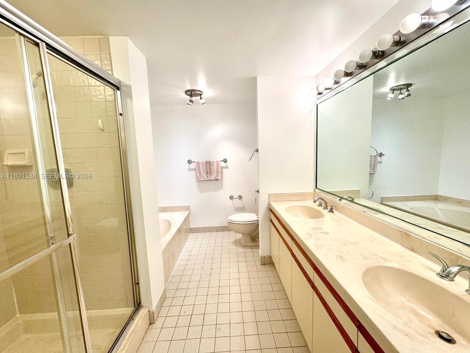 3610 Yacht Club Dr # 810, Aventura FL 33180 — 14