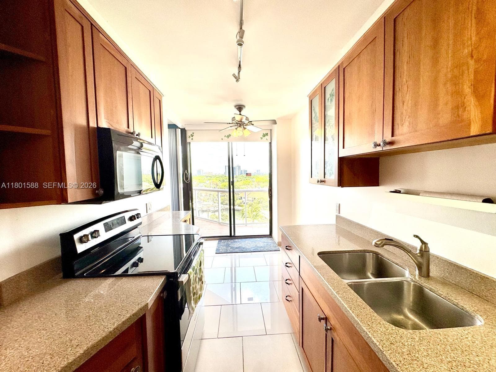 3610 Yacht Club Dr # 810, Aventura FL 33180 — 18
