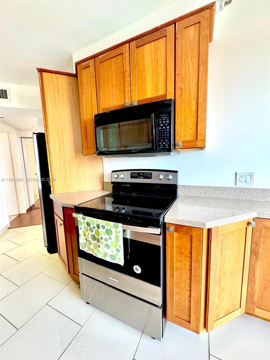 3610 Yacht Club Dr # 810, Aventura FL 33180 — 25