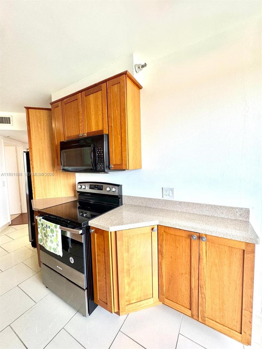 3610 Yacht Club Dr # 810, Aventura FL 33180 — 21