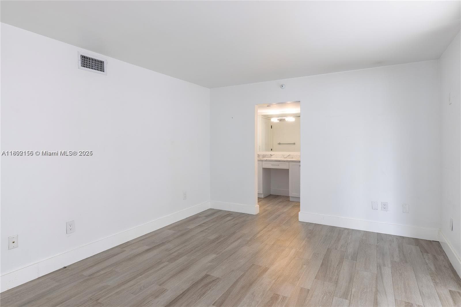 6061 Collins Ave # 7D, Miami Beach FL 33140 — 17