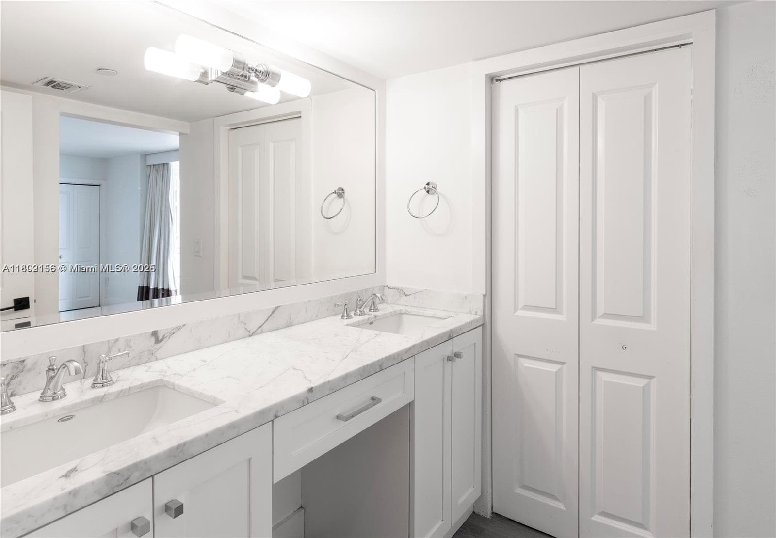 6061 Collins Ave # 7D, Miami Beach FL 33140 — 22