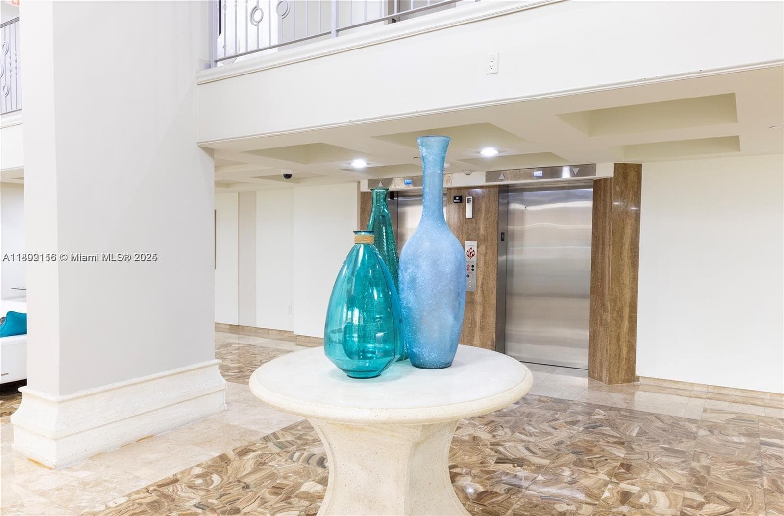6061 Collins Ave # 7D, Miami Beach FL 33140 — 32