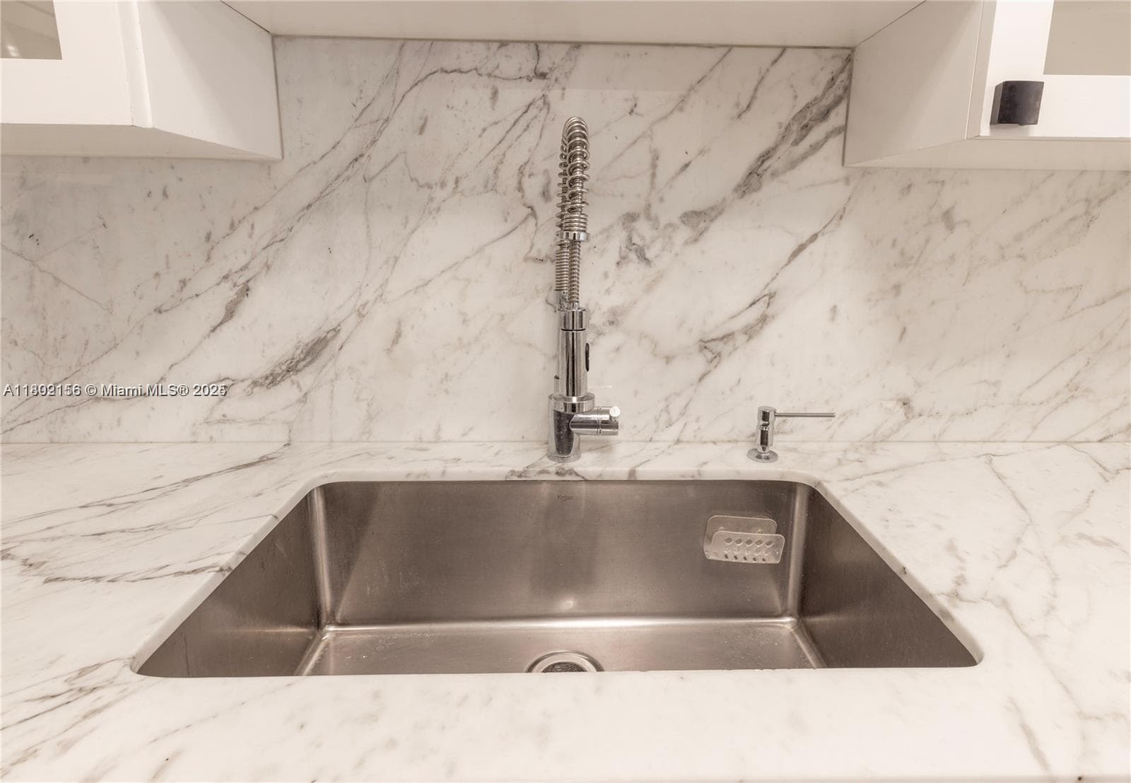 6061 Collins Ave # 7D, Miami Beach FL 33140 — 9