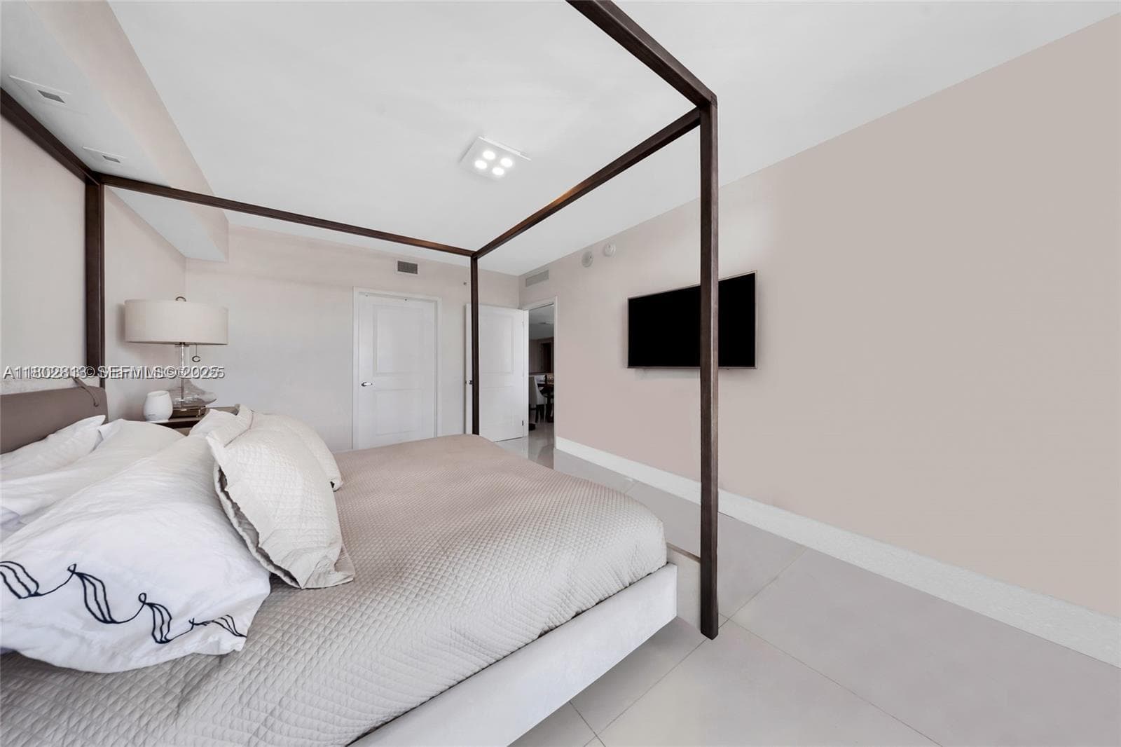 400 Sunny Isles # 1106, Sunny Isles Beach FL 33160 — 23