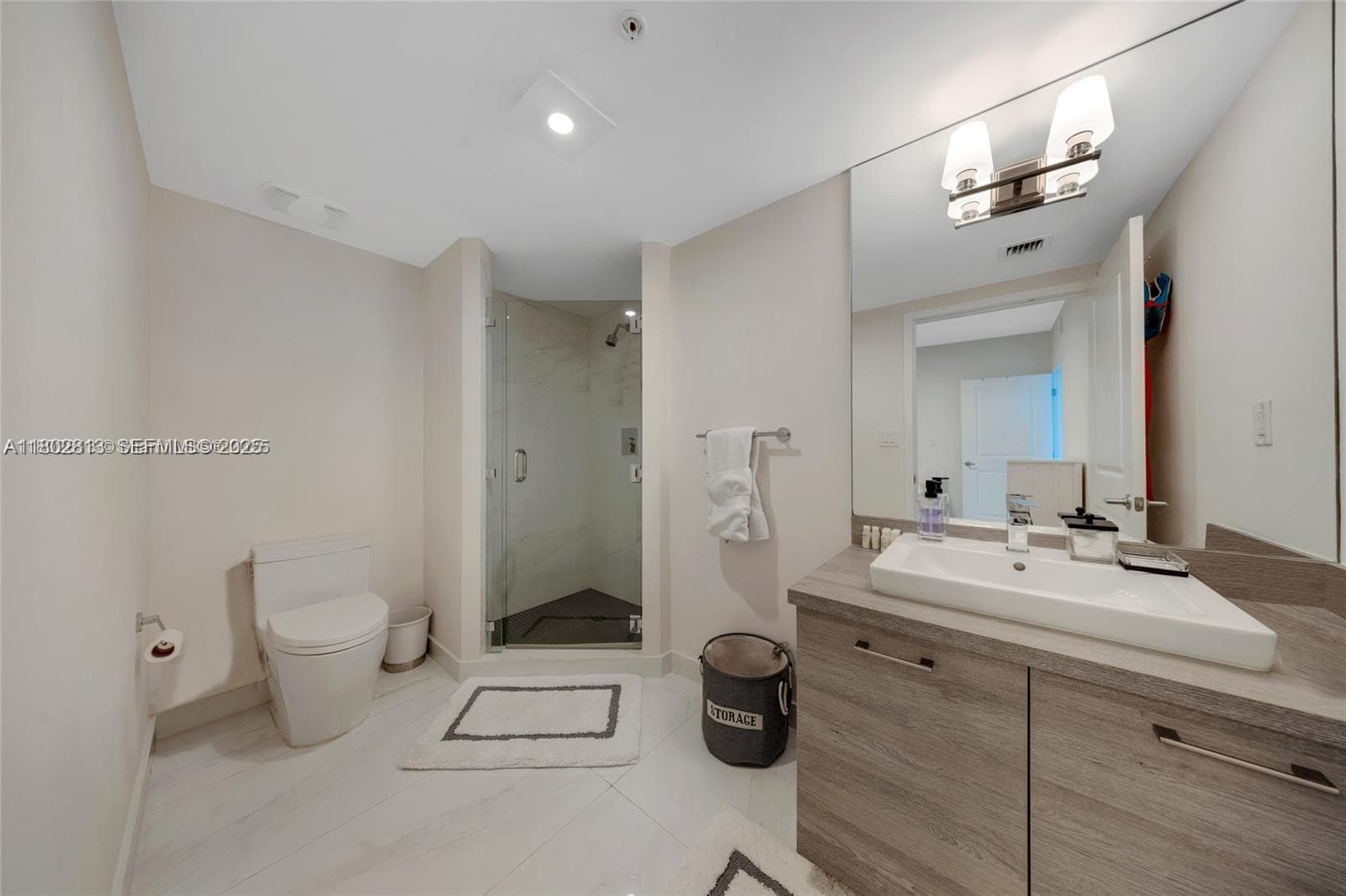 400 Sunny Isles # 1106, Sunny Isles Beach FL 33160 — 17