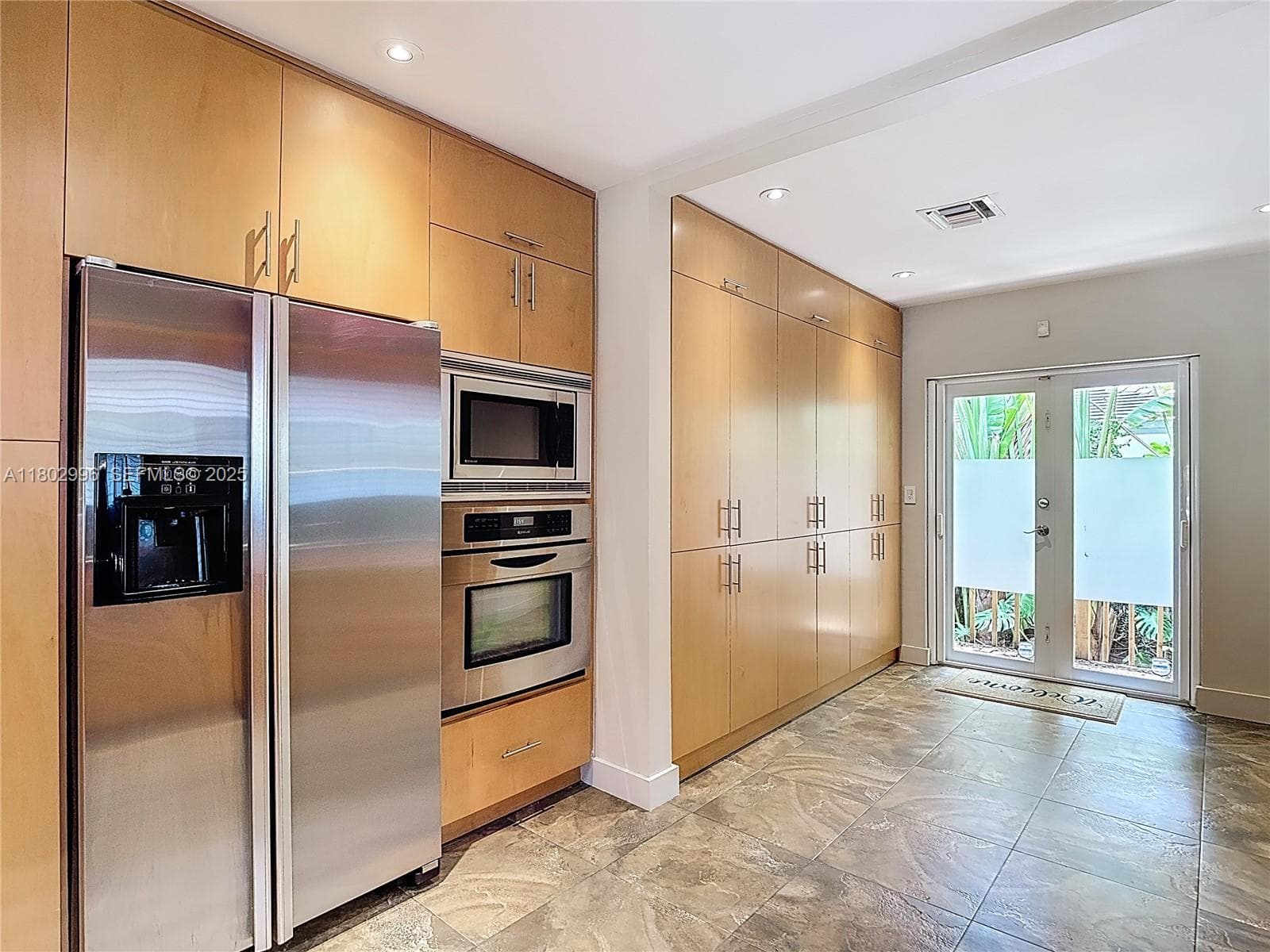 2810 Crystal Ct, Miami FL 33133 — 7