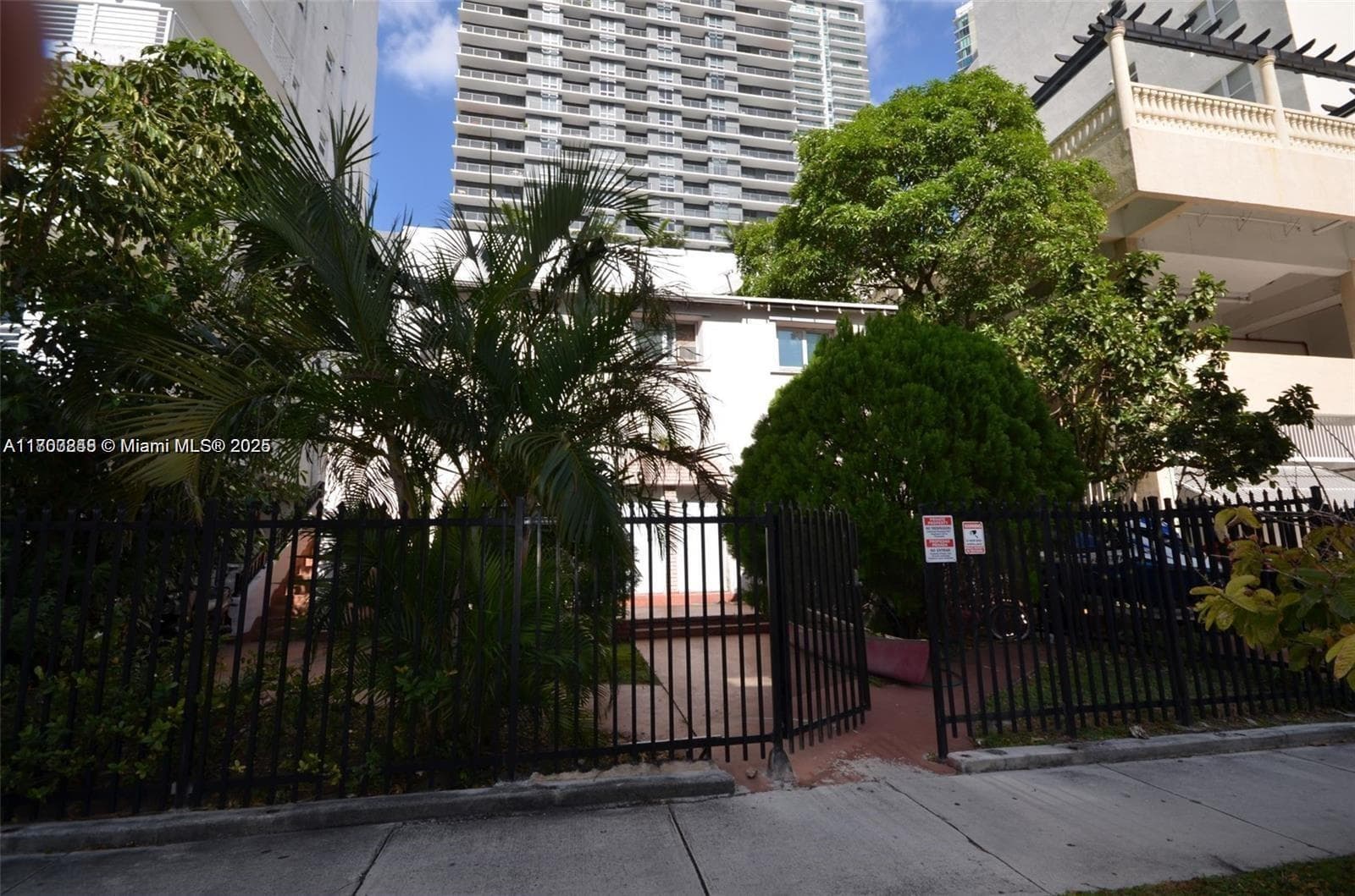 437 NE 30th St, Miami FL 33137 — 6
