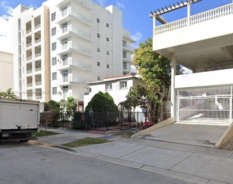437 NE 30th St, Miami FL 33137 — 4