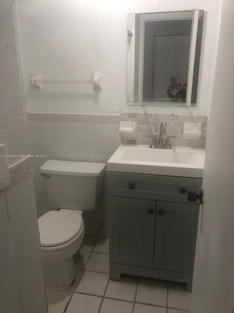 250 180th Dr # 108, Sunny Isles Beach FL 33160 — 15